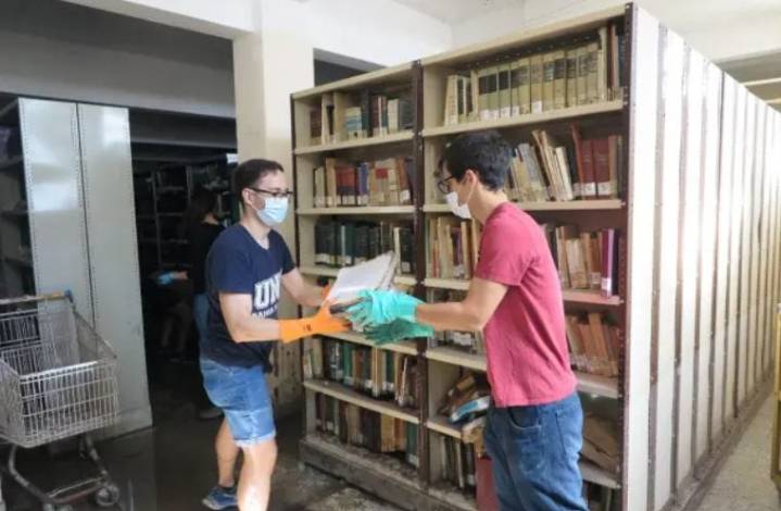 Campaña de donación de libros a la Biblioteca Central