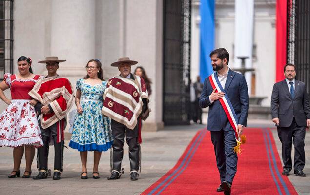 El último esquinazo de Gabriel Boric como Presidente marcó  las celebraciones dieciocheras