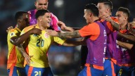 Video | Juanfer Quintero llegó a Barranquilla sin molestias tras salir con hielo en Argentina y generar un susto en la Selección Colombia