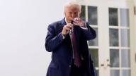 Trump amenaza a Chicago con imponer fuerza apocalíptica; Pritzker lo llama aspirante a dictador