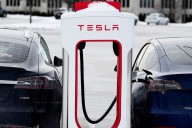 Washington sees 11th-hour rush to buy EVs before tax incentive disappears