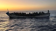 El jefe de la Armada a Vox: "No estamos para combatir a los cayucos sino para ayudarles"
