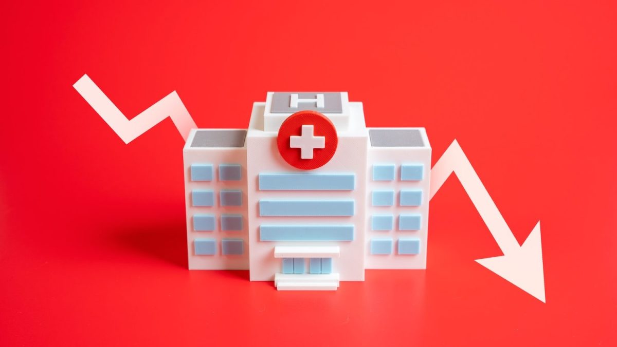 Recortes en NY: quién quedará sin cobertura del Plan Esencial de salud en 2026