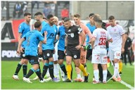 Vergonzoso: el gol que increíblemente le anularon a Belgrano ante Barracas vía VAR por un "foul fantasma"
