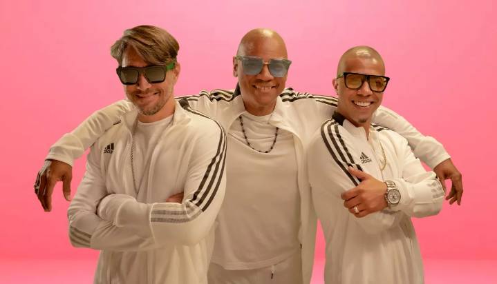 Proyecto Uno Regresa al nido con mucho merengue hip hop
