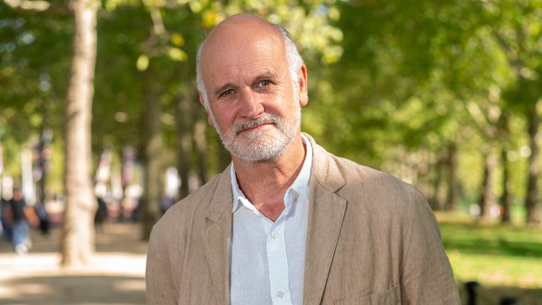 Sculptor Martin Jennings chosen to create statue for national memorial to Queen Elizabeth II