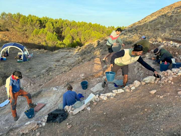 Paleontólogos internacionales buscan fósiles de hace 30 millones de años en Cuenca