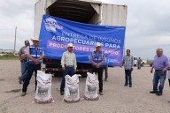 Entrega diputado Arturo Zubía 35 toneladas de apoyo a productores de Jiménez