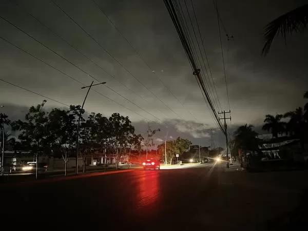A cuatro horas del apagón, solo el 9% de Cancún tiene energía eléctrica