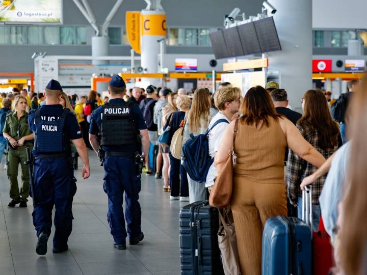 Polonia derriba drones rusos tras violación de su espacio aéreo