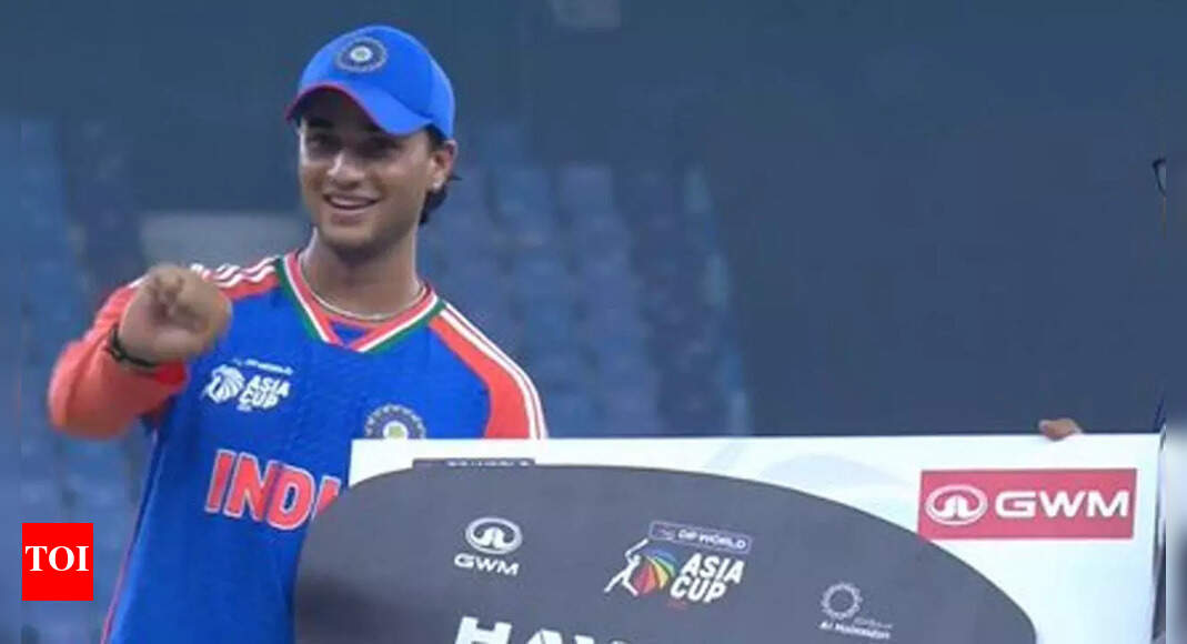 'Oye Raju da munda': Shubman Gill turns cheerleader for childhood friend Abhishek Sharma
