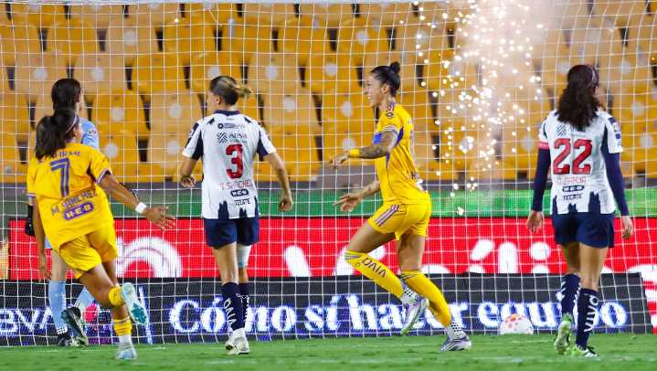 Tigres aplasta a Rayadas en Clásico Regio Femenil