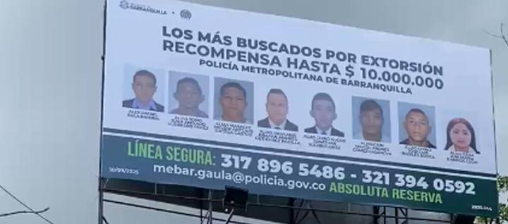 Publican valla con rostros de los 8 más buscados por extorsión en Barranquilla