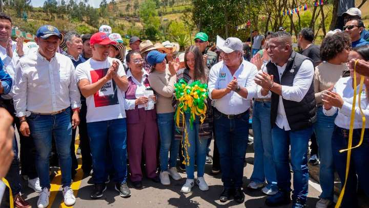 Pavimentación de 8,4 km entre Rosal del Monte y Villamoreno beneficia a 24 mil personas en Buesaco
