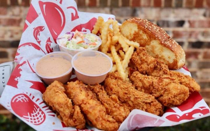 Raising Cane's opens new San Diego location near Pechanga Arena