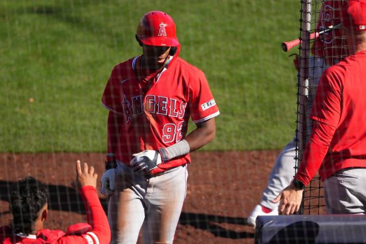 Angels promote infield prospect Denzer Guzman to majors