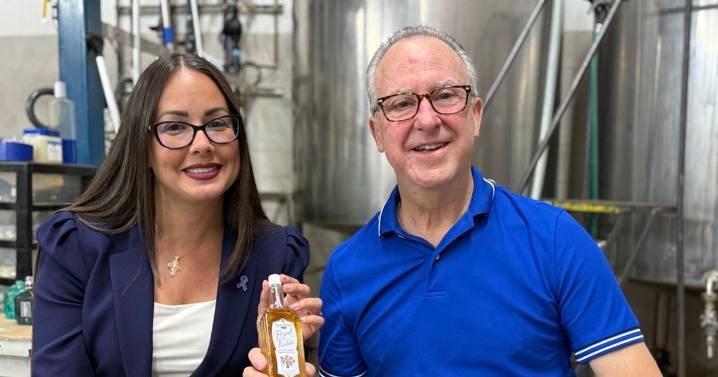 Violeta: perfumando un siglo de historia de la Habana a Hialeah