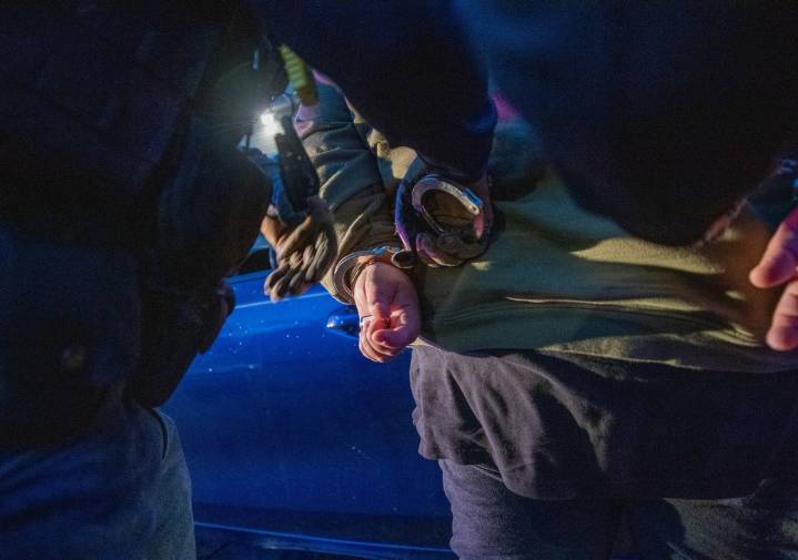 Arrestos migratorios en EE.UU. cayeron 14% en agosto pese a ofensiva de deportaciones
