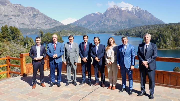 Luego del apoyo de EE.UU., un grupo de gobernadores le reclaman a Milei discutir los alcances de la ayuda financiera