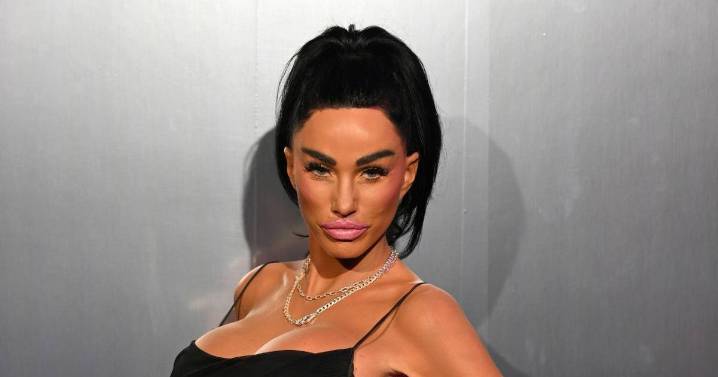 Katie Price's pals fear she's 'getting out of control' as they spot tell