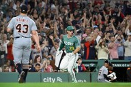 Deadspin | Red Sox in playoffs, while tumbling Tigers look to earn berth