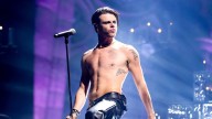 Snow White's Andrew Burnap Is Us' Guy We Googled Shirtless This Week