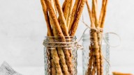 Talitas integrales sabor a queso: para picotear con salsas o cremas en tu próxima juntada