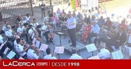 La Banda Sinfónica Municipal acude a la Residencia de Ancianos de San Antón "para llevar la alegría de la Feria a nuestros mayores"