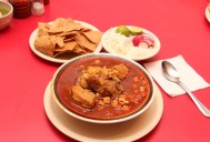 ¿Cuáles son los 3 mejores restaurantes para comer pozole en Puerto Vallarta, según TripAdvisor?