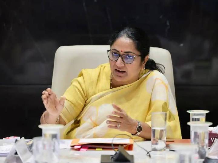 Delhi CM warns against defacement of property, participates in cleanliness drive