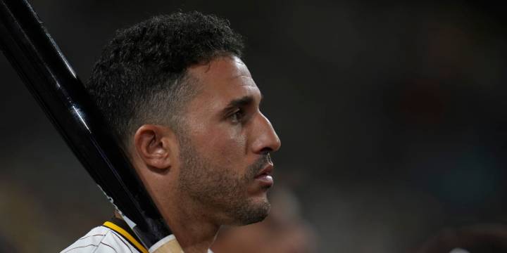 Padres' playoff challenges include lefty