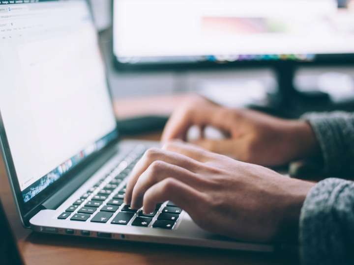 Analizaron 200 mil interacciones con la IA: estos son los empleos más vulnerables