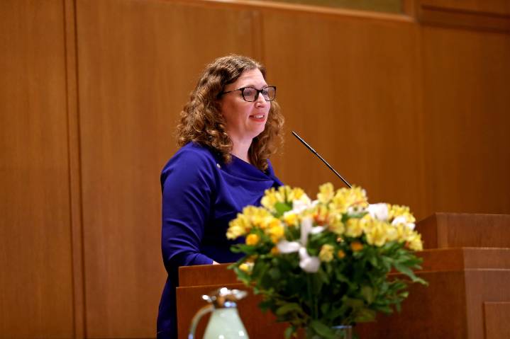 Oregon House speaker bungled start of special session. But she still has broad support