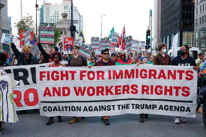Maestros demandan por medidas migratorias de Trump