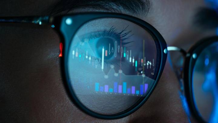 Sensex falls 359 points as FII outflows and rupee weakness weigh on markets; Nifty below 25,100