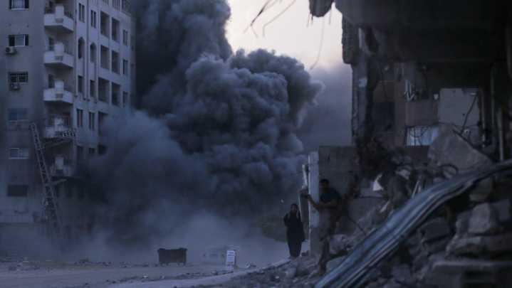 Israel demolishes high-rise building in Gaza City as part of ramped
