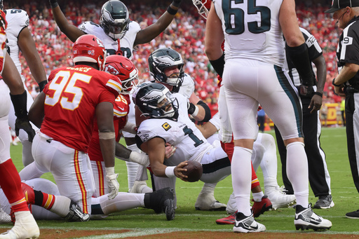 Eagles callan críticas y defienden su estrategia 'tush