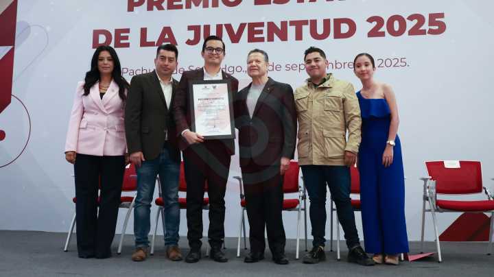 Julio Menchaca reconoce labor de las juventudes hidalguenses