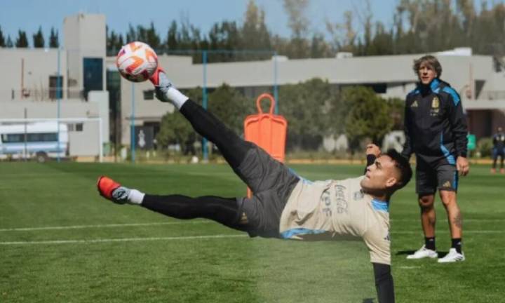 Los cambios que piensa Scaloni en la Selección para visitar a Ecuador