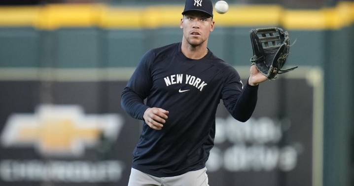 Aaron Judge is back in right field for Yankees for first time since late July
