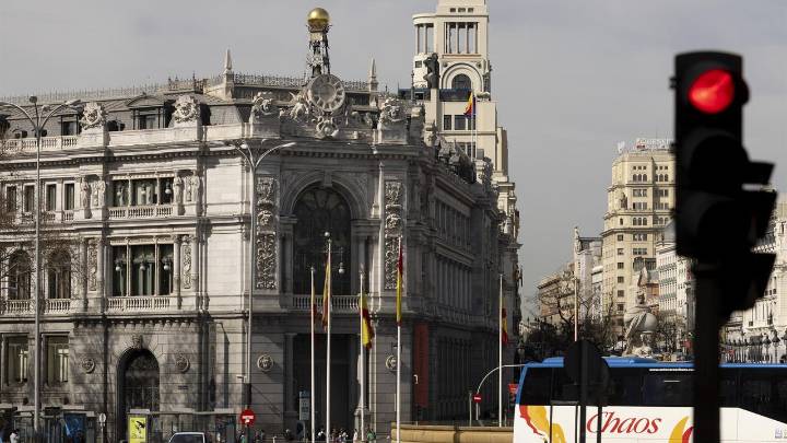 El Banco de España avisa: "Se publica una norma cada 45 minutos, un freno para las empresas y el crecimiento"