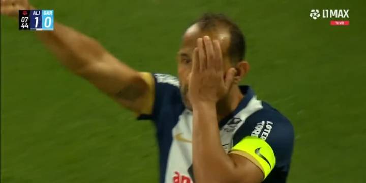 Golazo de Hernán Barcos con potente disparo en Alianza Lima vs Deportivo Garcilaso por la Liga 1 2025