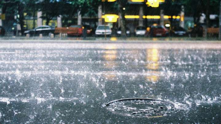 IMD issues red alert for Mumbai, adjoining districts amid heavy rain forecast