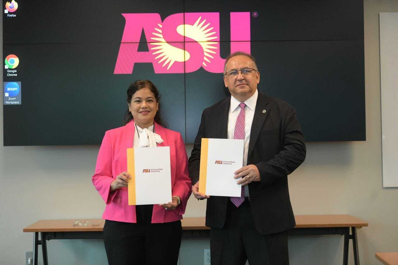 Firma UACH convenio con Arizona University