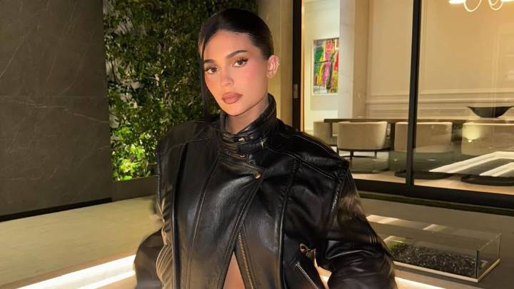 Kylie Jenner Puts an Edgier Twist on the Fall Skirt Suit