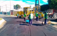 Obras Públicas de la municipalidad trabajó en mantenimiento de la calzada en Av. Belgrano y Solís