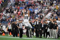 Raiders’ Brock Bowers, Elandon Roberts left Patriots game with injuries