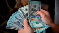 El dólar oficial subió $30 y cerró a $1380 en el Banco Nación