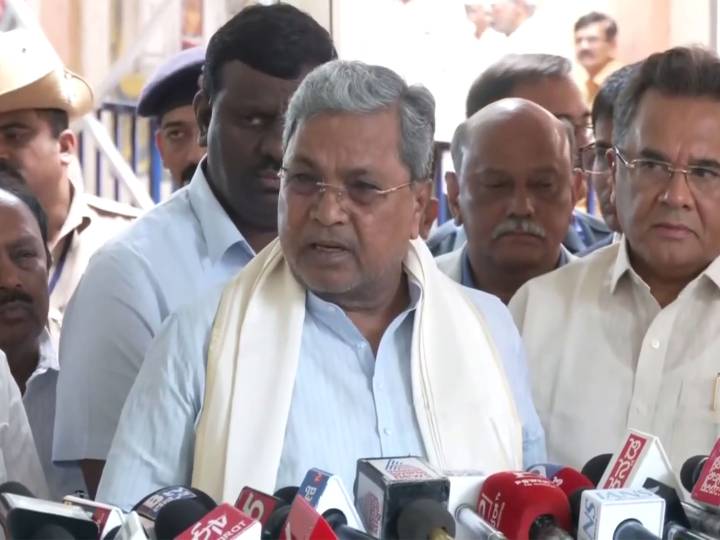 Karnataka CM directs officials to accelerate  socio-educational survey, sets Oct 7 deadline