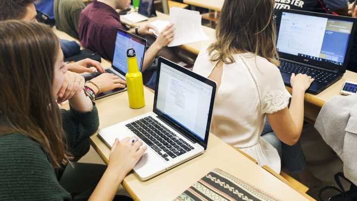 Andalucía implantará cinco nuevas titulaciones de grado, máster y doctorado